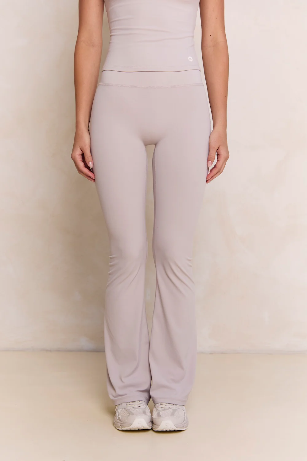 Astoria Airvíve Flare Legging - Ash Grey - Image 2