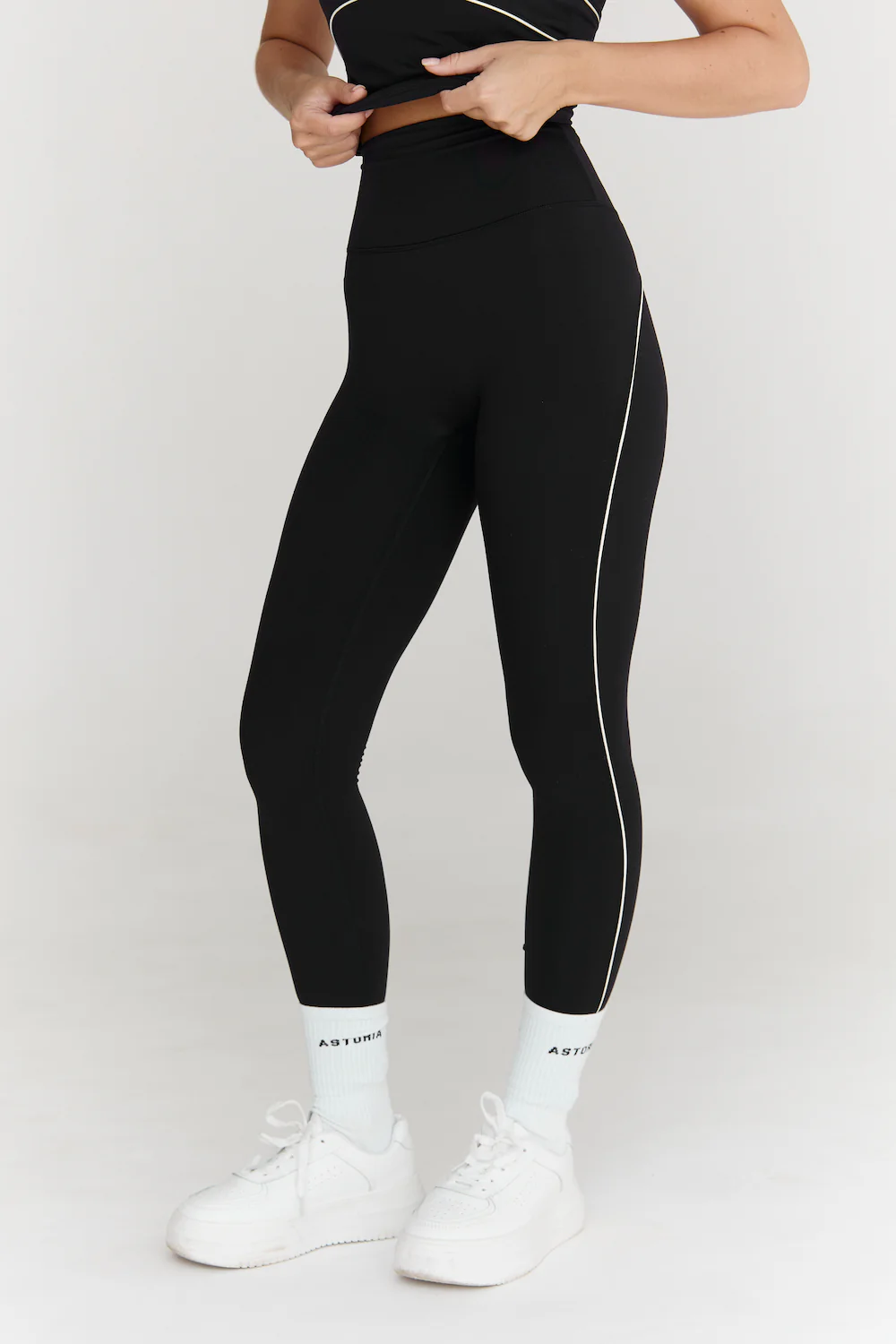 Astoria Airvíve Full Length Legging - Black/Cream - Image 3