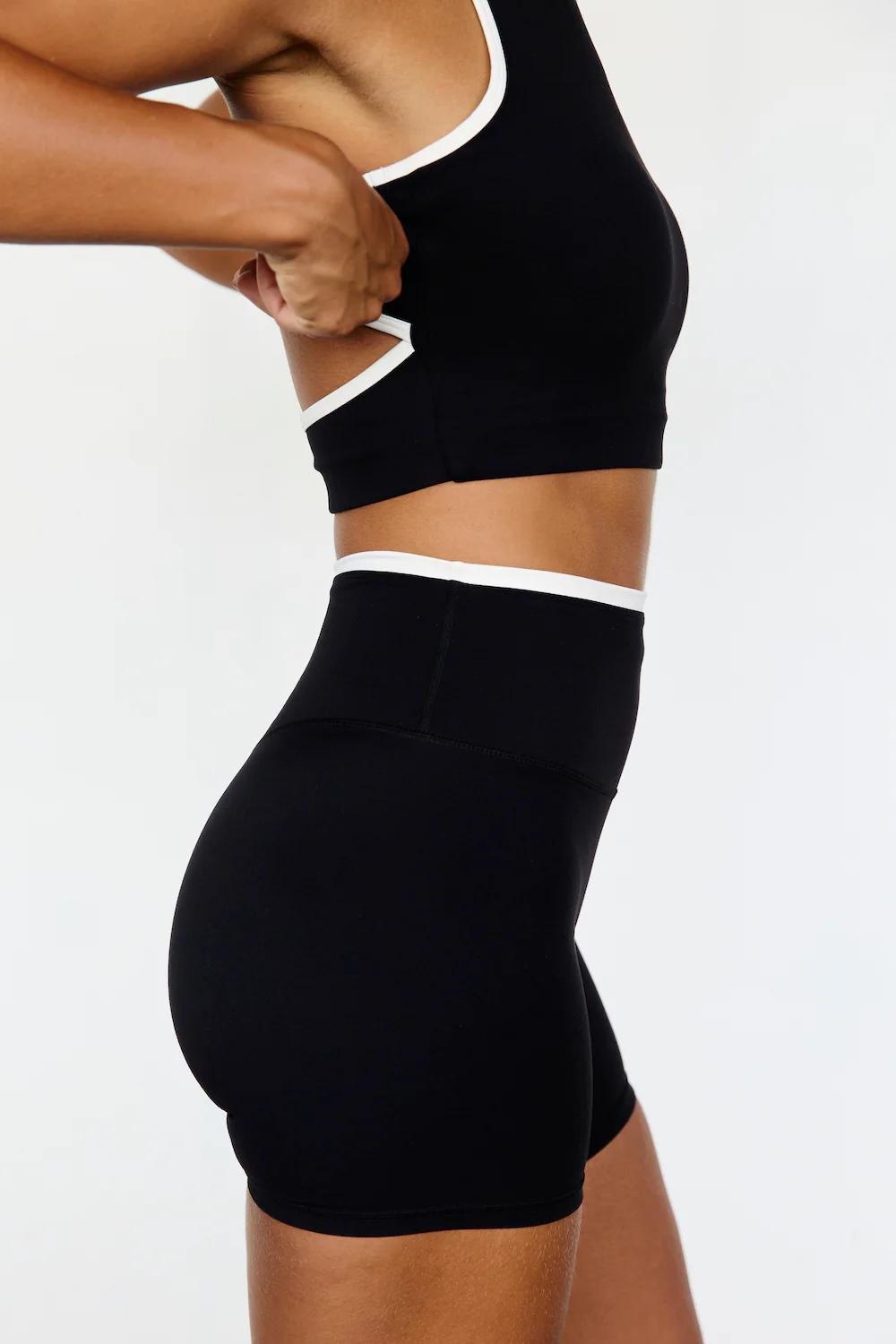 Astoria LUXE BALANCE Cut Out Sports Crop - Black/Cream - Image 5
