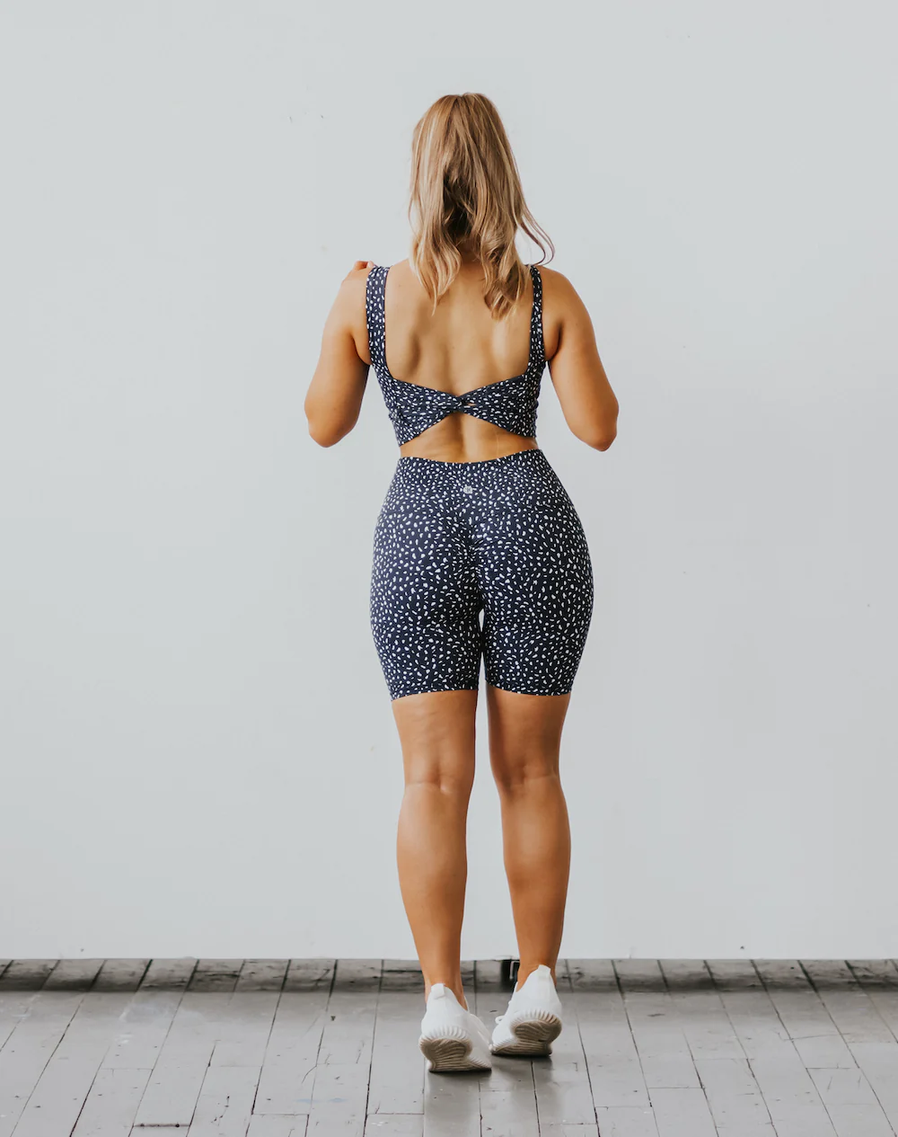 Astoria LUXE IGNITE Sports Crop - Black Speckle - Image 3