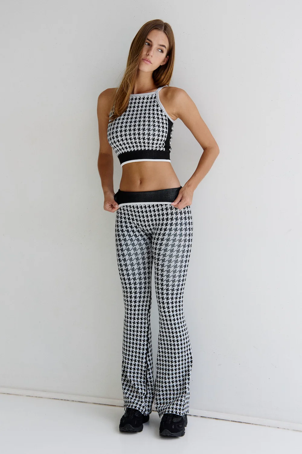 Astoria Seamless Knit Flare - Black/Grey Houndstooth - Image 3