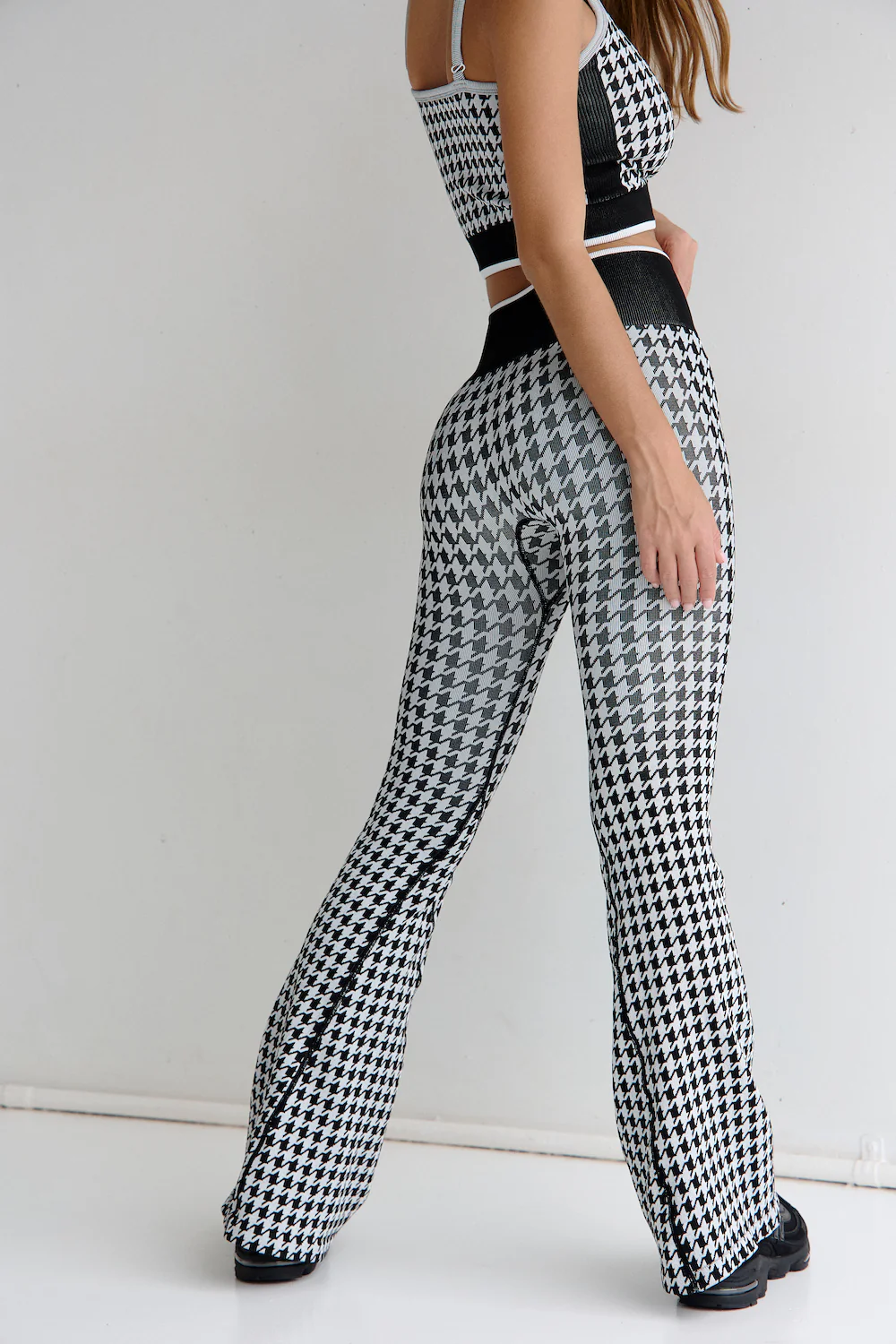 Astoria Seamless Knit Flare - Black/Grey Houndstooth - Image 7